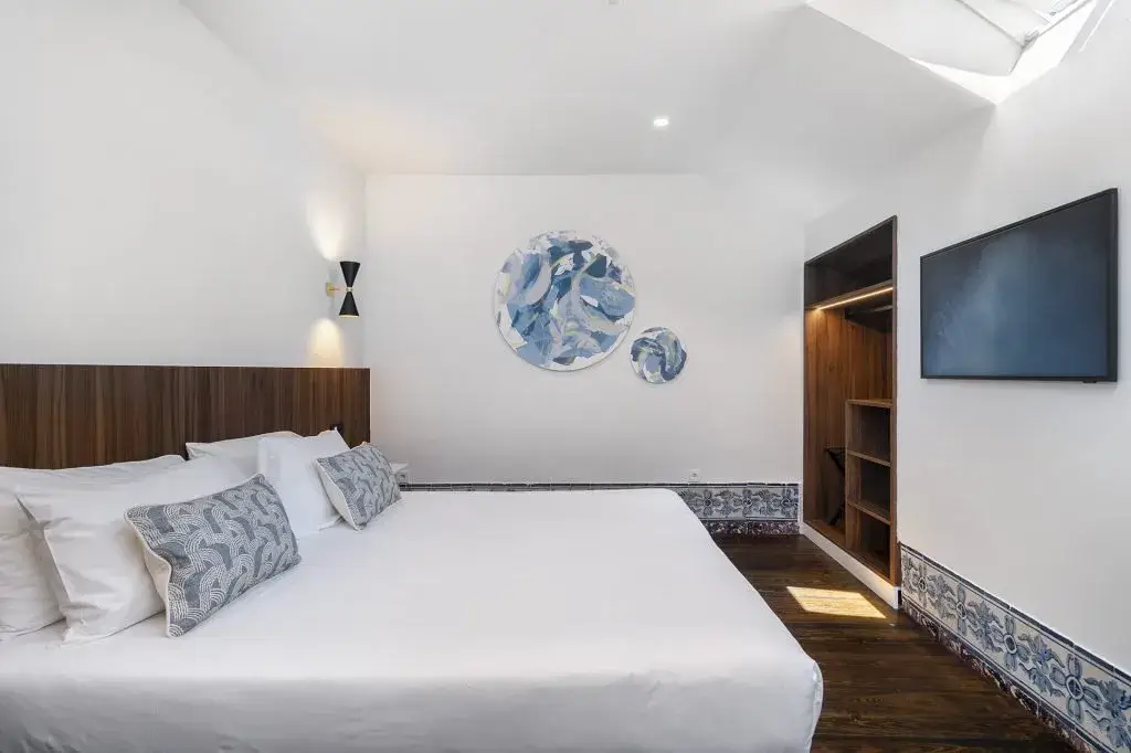Casa Almada open-plan lounge for multigenerational stays