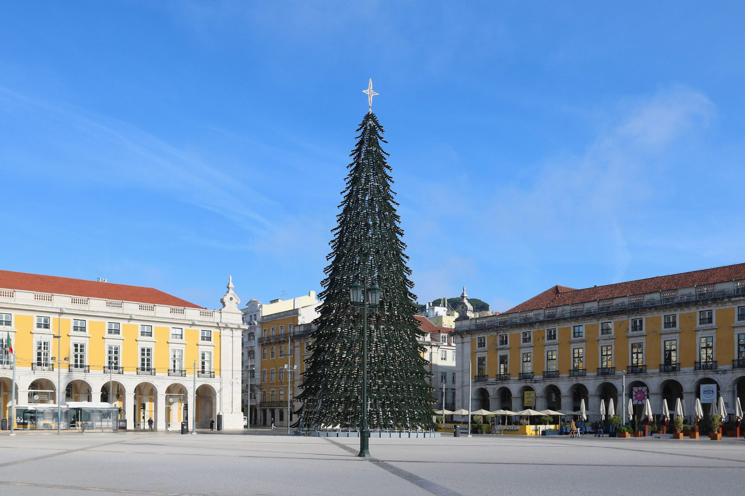 Lisbon's Christmas tree standing in the middle of Praça do Comércio